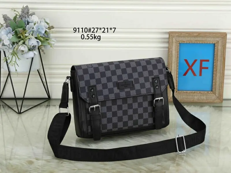 louis vuitton mini sac a main pour homme s_1167152